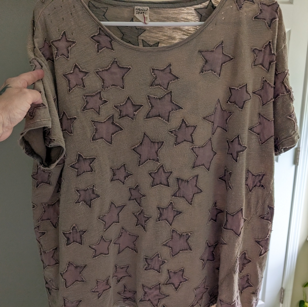 Magnolia Pearl little star appliqué tee FIRM